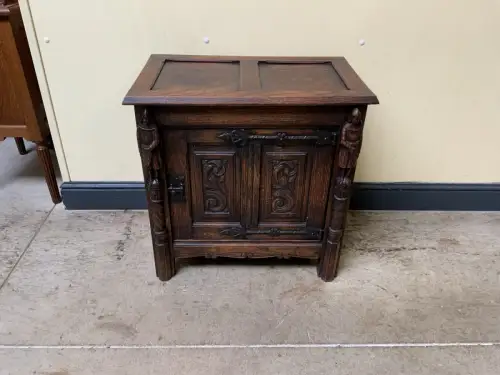 Antik - Truhe,  Bank, Schuhschrank, Neogotik - Traumhaft- Lieferung möglich!