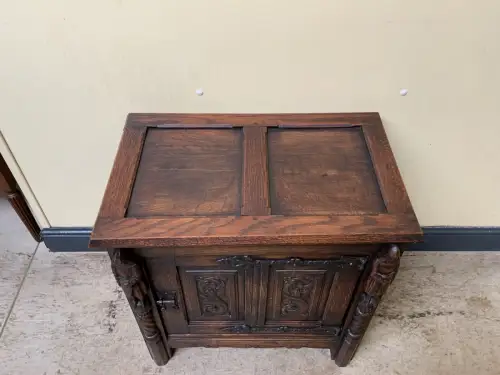 Antik - Truhe,  Bank, Schuhschrank, Neogotik - Traumhaft- Lieferung möglich!