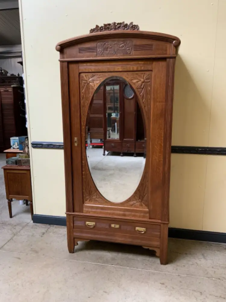 Antiker Jugendstil Wäscheschrank, -   Lieferung möglich! 0