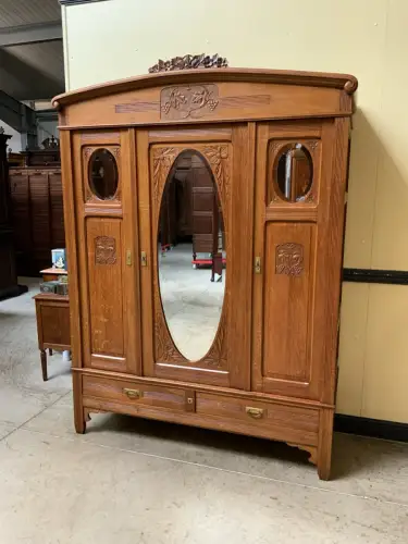 Antiker Jugendstil Kleiderschrank - Traumhaft -  Lieferung möglich!