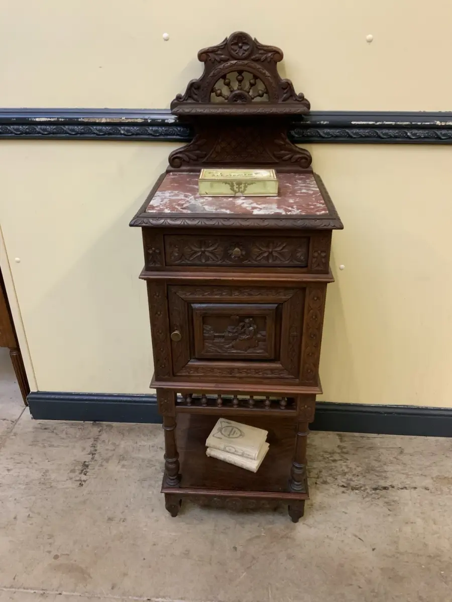 Antikes Bretonisches Vertiko, Anrichte, Nachtschrank - Lieferung möglich!