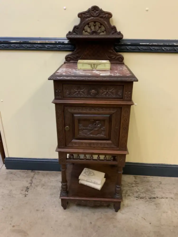 Antikes Bretonisches Vertiko, Anrichte, Nachtschrank - Lieferung möglich! 1