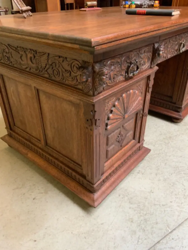 Antiker doppelseitiger Neorenaissance Schreibtisch -  Lieferung möglich! 11