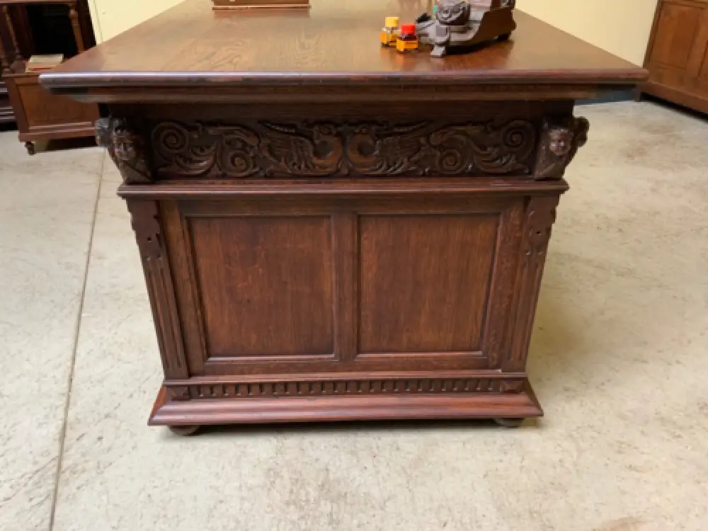 Antiker doppelseitiger Neorenaissance Schreibtisch -  Lieferung möglich! 13