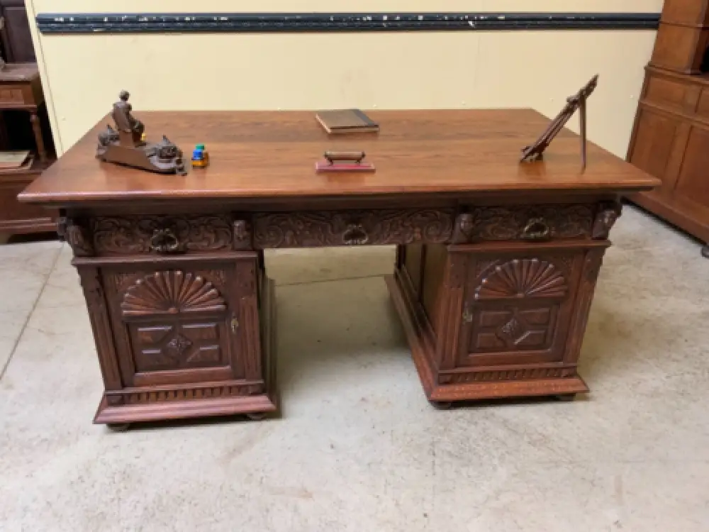 Antiker doppelseitiger Neorenaissance Schreibtisch -  Lieferung möglich! 14