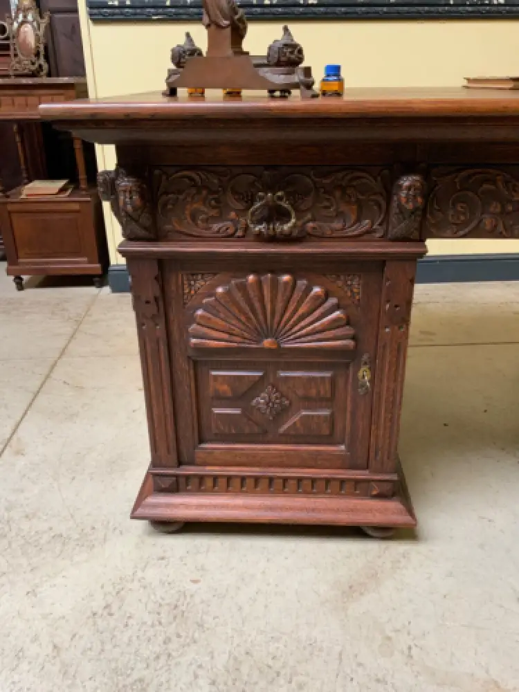 Antiker doppelseitiger Neorenaissance Schreibtisch -  Lieferung möglich! 16