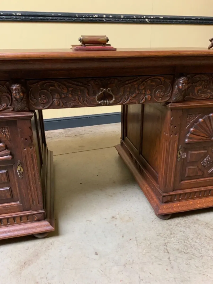 Antiker doppelseitiger Neorenaissance Schreibtisch -  Lieferung möglich! 17