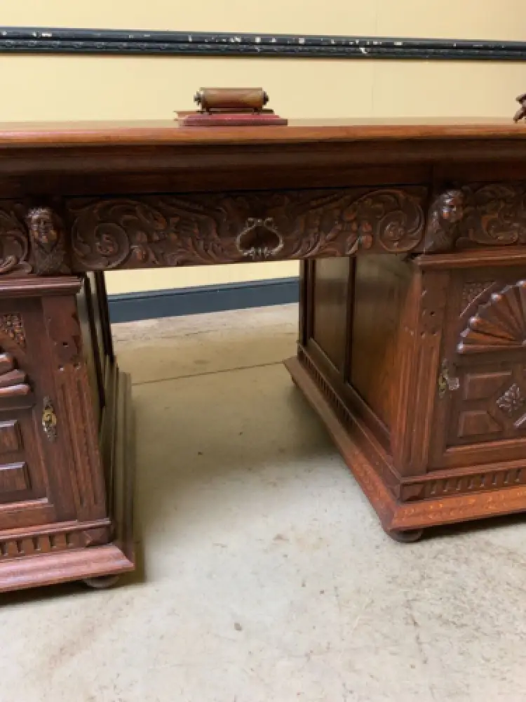 Antiker doppelseitiger Neorenaissance Schreibtisch -  Lieferung möglich! 17