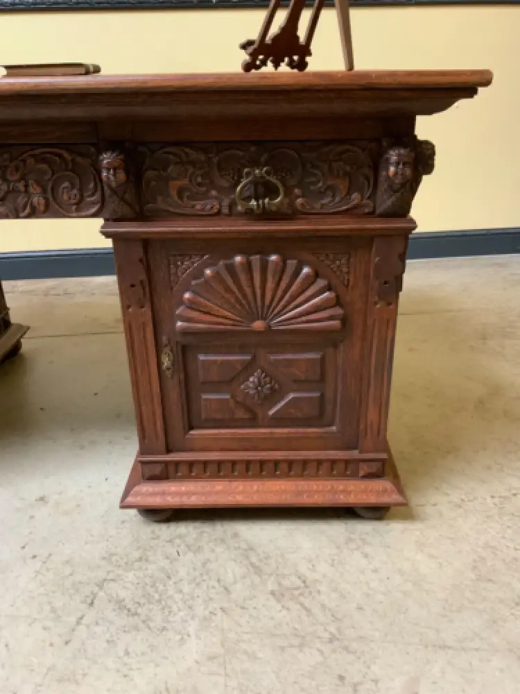 Antiker doppelseitiger Neorenaissance Schreibtisch -  Lieferung möglich! 18