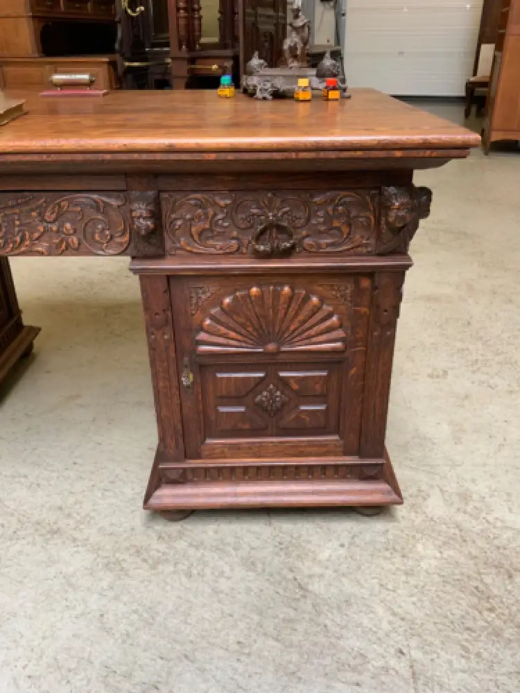 Antiker doppelseitiger Neorenaissance Schreibtisch -  Lieferung möglich! 3