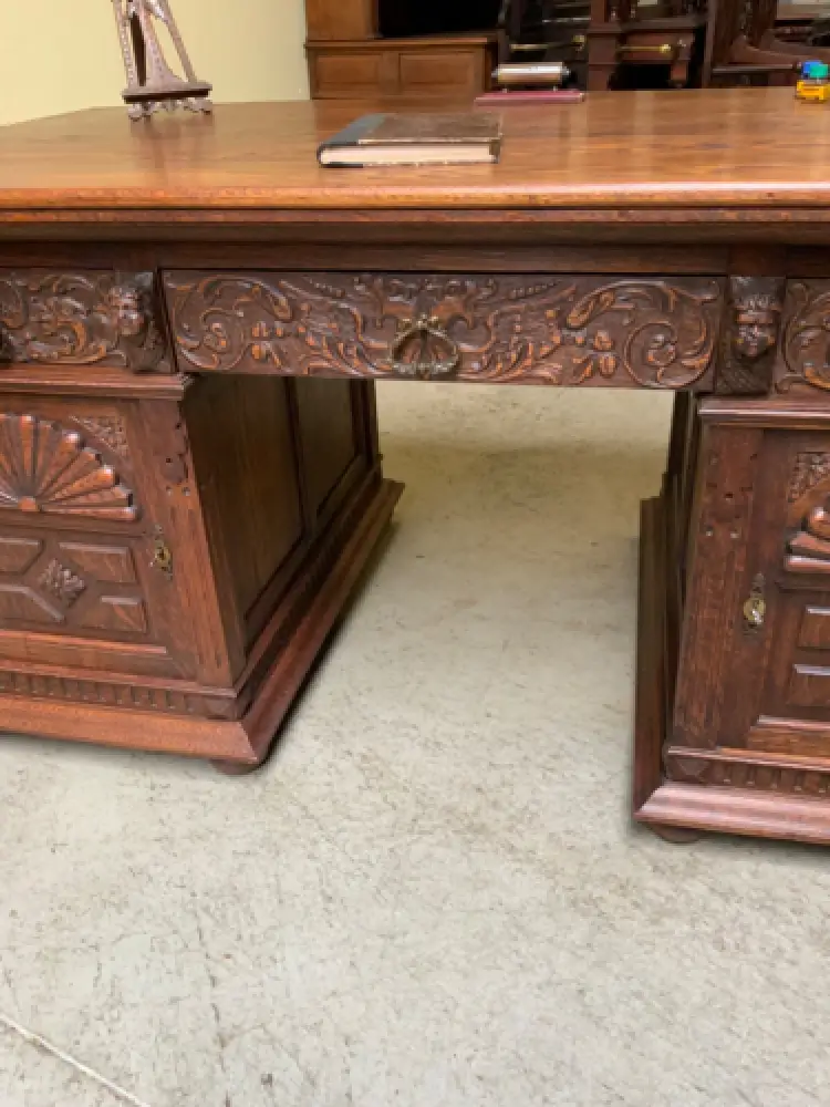 Antiker doppelseitiger Neorenaissance Schreibtisch -  Lieferung möglich! 4