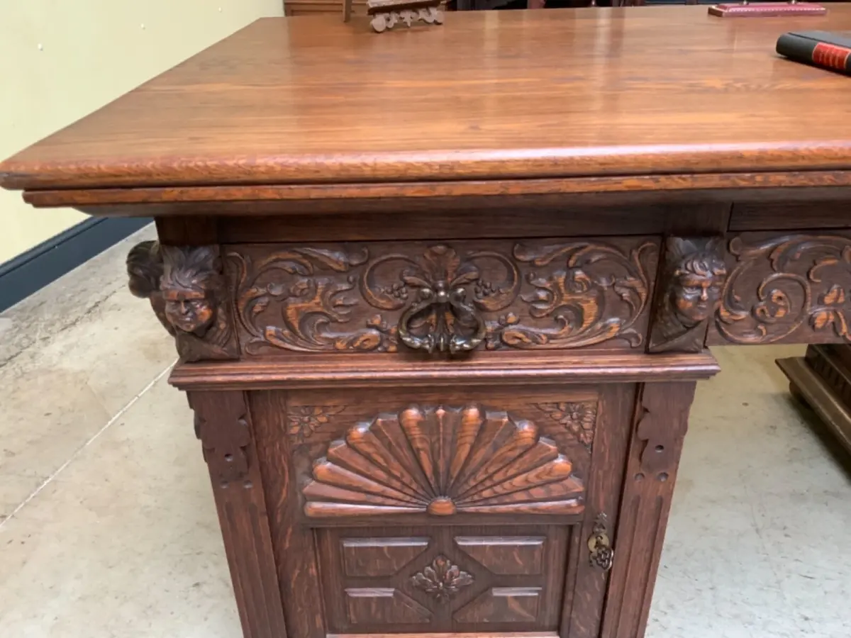 Antiker doppelseitiger Neorenaissance Schreibtisch -  Lieferung möglich! 6