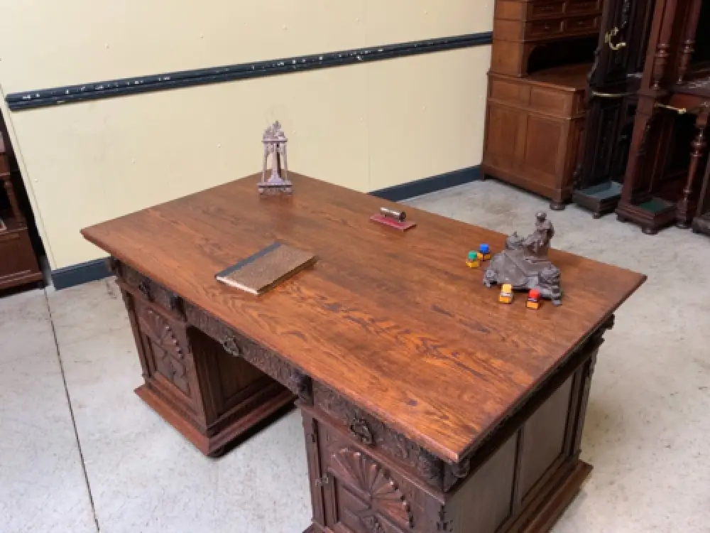 Antiker doppelseitiger Neorenaissance Schreibtisch -  Lieferung möglich! 7