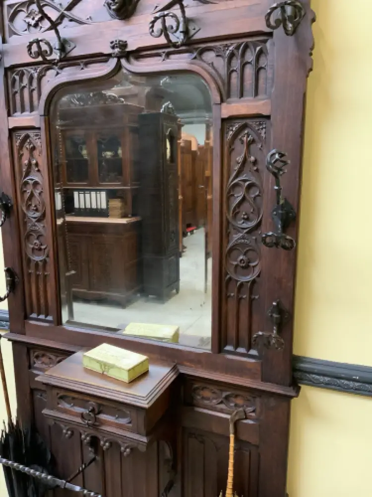 Antike Neogotische Gaderobe mit Schub - Lieferung möglich! 9