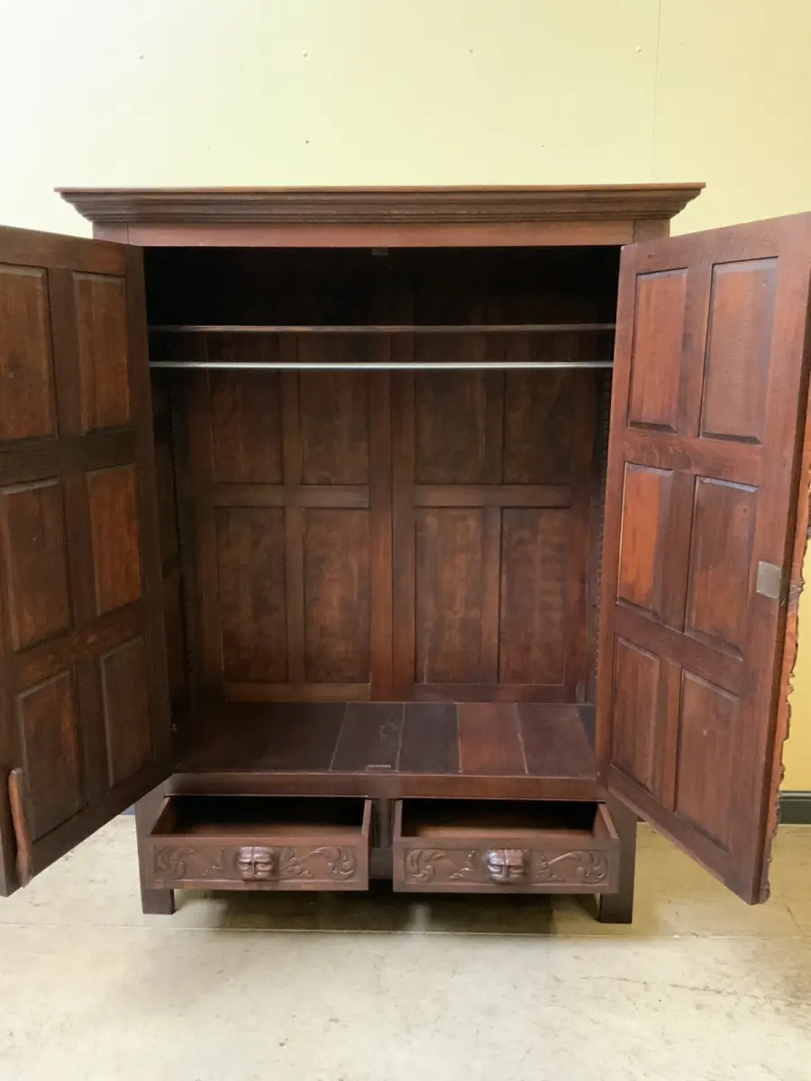 Antiker neogotischer Kleiderschrank mit Wäschefach - Lieferung möglich! 14