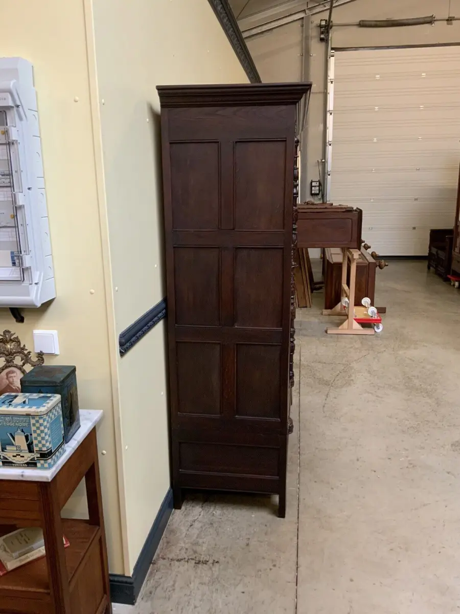 Antiker neogotischer Kleiderschrank mit Wäschefach - Lieferung möglich! 5