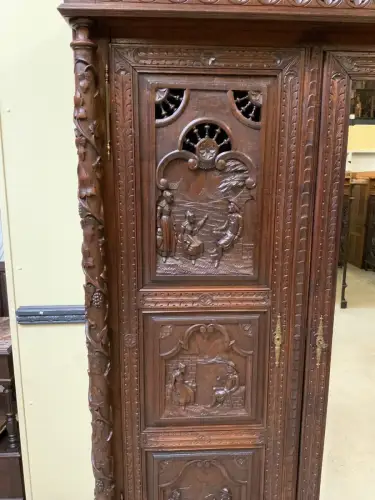 Antiker bretonischer Geschirrschrank, Wäscheschrank, - Lieferung möglich!