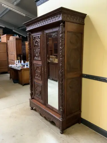 Antiker bretonischer Geschirrschrank, Wäscheschrank, - Lieferung möglich!