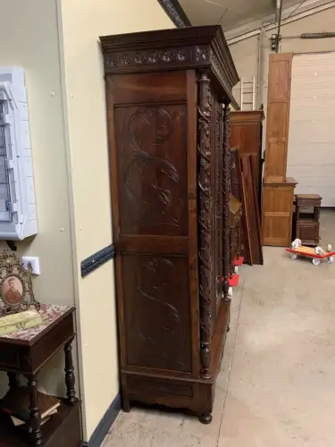 Antiker bretonischer Geschirrschrank, Wäscheschrank, - Lieferung möglich!