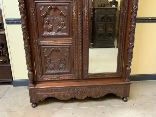 Antiker bretonischer Geschirrschrank, Wäscheschrank, - Lieferung möglich!