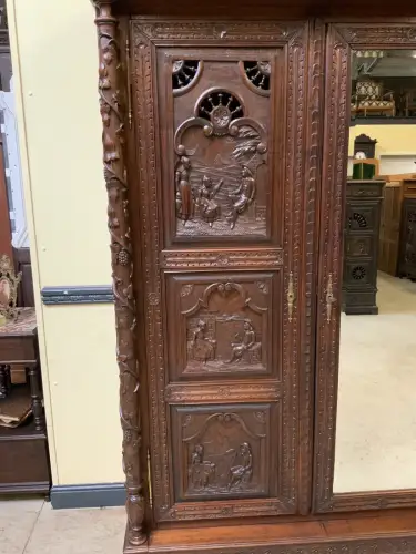 Antiker bretonischer Geschirrschrank, Wäscheschrank, - Lieferung möglich!