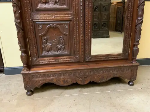 Antiker bretonischer Geschirrschrank, Wäscheschrank, - Lieferung möglich!