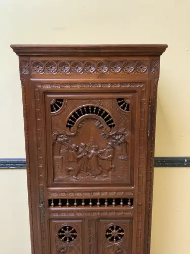 Antiker bretonischer Geschirrschrank, Vertiko, Wäscheschrank,-Lieferung möglich!