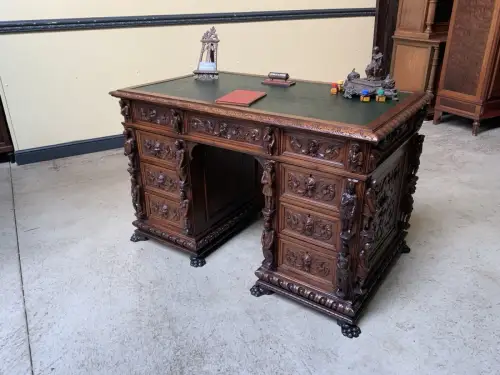 Antiker doppelseitiger Neorenaissance Schreibtisch -  Lieferung möglich!