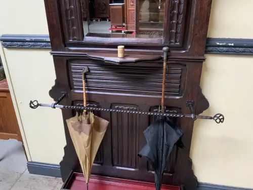 Antik -  Gaderobe, Kleiderständer - Neogotik - Lieferung möglich!