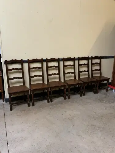 6 hohe  Stühle,  Klosterstühle,  Bauernstühle - Lieferung möglich!