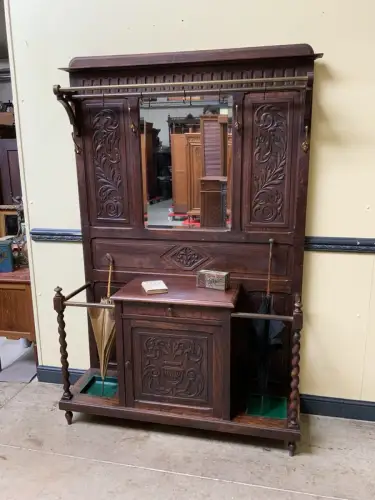 Antike imposante Gründerzeit Garderobe, Neorenaissance - Lieferung möglich!