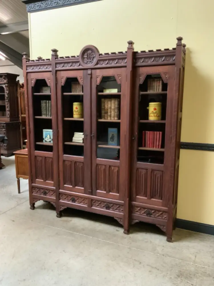 Antiker imposanter Neogotischer Bücherschrank, Vitrine- Lieferung möglich! 1