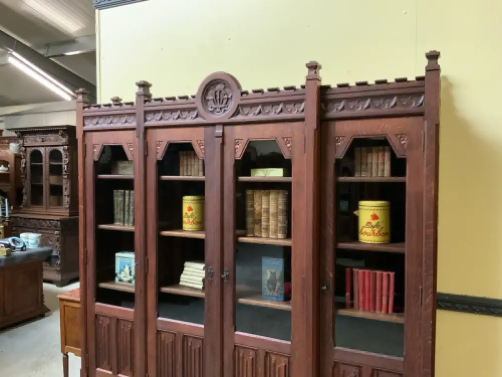 Antiker imposanter Neogotischer Bücherschrank, Vitrine- Lieferung möglich! 11