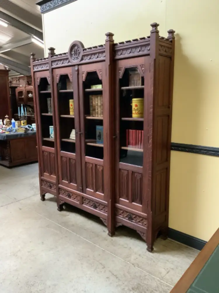 Antiker imposanter Neogotischer Bücherschrank, Vitrine- Lieferung möglich! 3