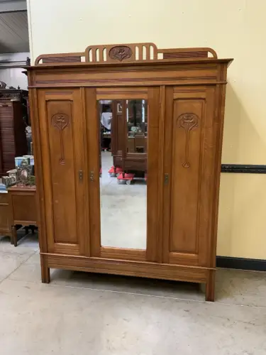 Antiker Jugendstil Kleiderschrank - Traumhaft -  Lieferung möglich!