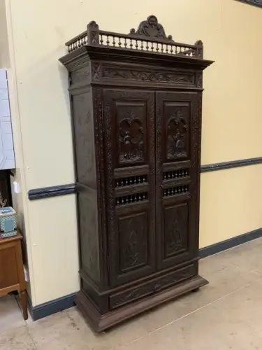 Antiker bretonischer Geschirrschrank, Wäscheschrank, - Lieferung möglich!
