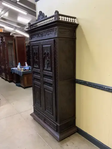 Antiker bretonischer Geschirrschrank, Wäscheschrank, - Lieferung möglich!