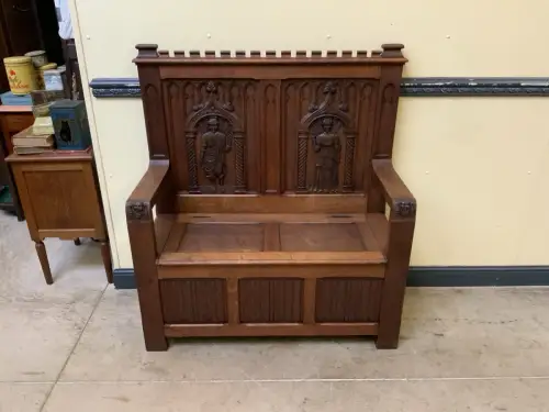 Antike  Neogotische Truhen Bank - Lieferung möglich!