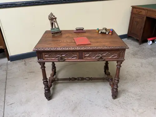 Antik - Schreibtisch, Tisch, Couchtisch  - Neogotik - Lieferung möglich!