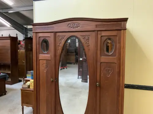 Antik - Kleiderschrank, Wäscheschrank - Jugendstil -  Lieferung möglich!
