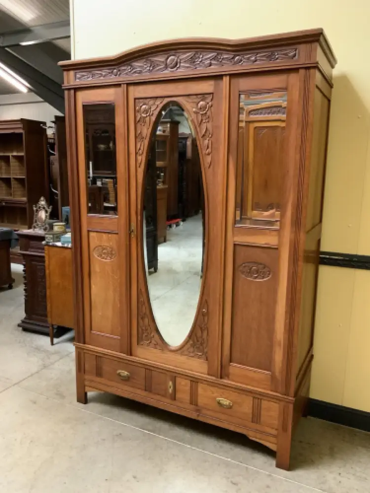 Antiker Art Deco Kleiderschrank - Traumhaft  - Lieferung möglich! 1