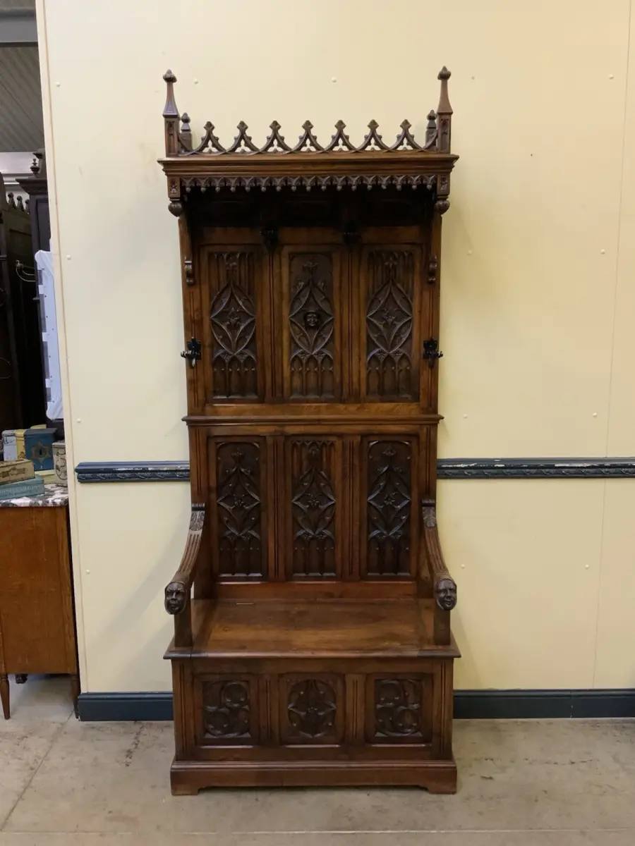 Antike Neogotische  Garderobe mit Truhenbank - Sensationell - Lieferung möglich!