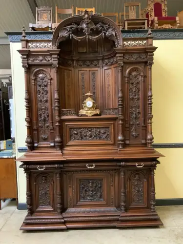 Sensationelles imposantes Neorenaissance Säulen Buffet,  Lieferung möglich!