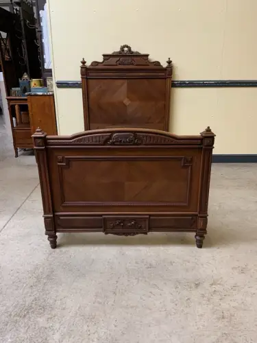 Antik - Prunk Bett, Nußbaum, Parkettmarketerie - Jugendstil - Lieferung möglich!