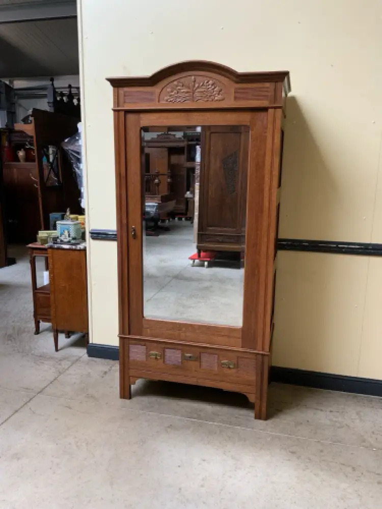 Antiker Jugendstil Wäscheschrank, -   Lieferung möglich! 0