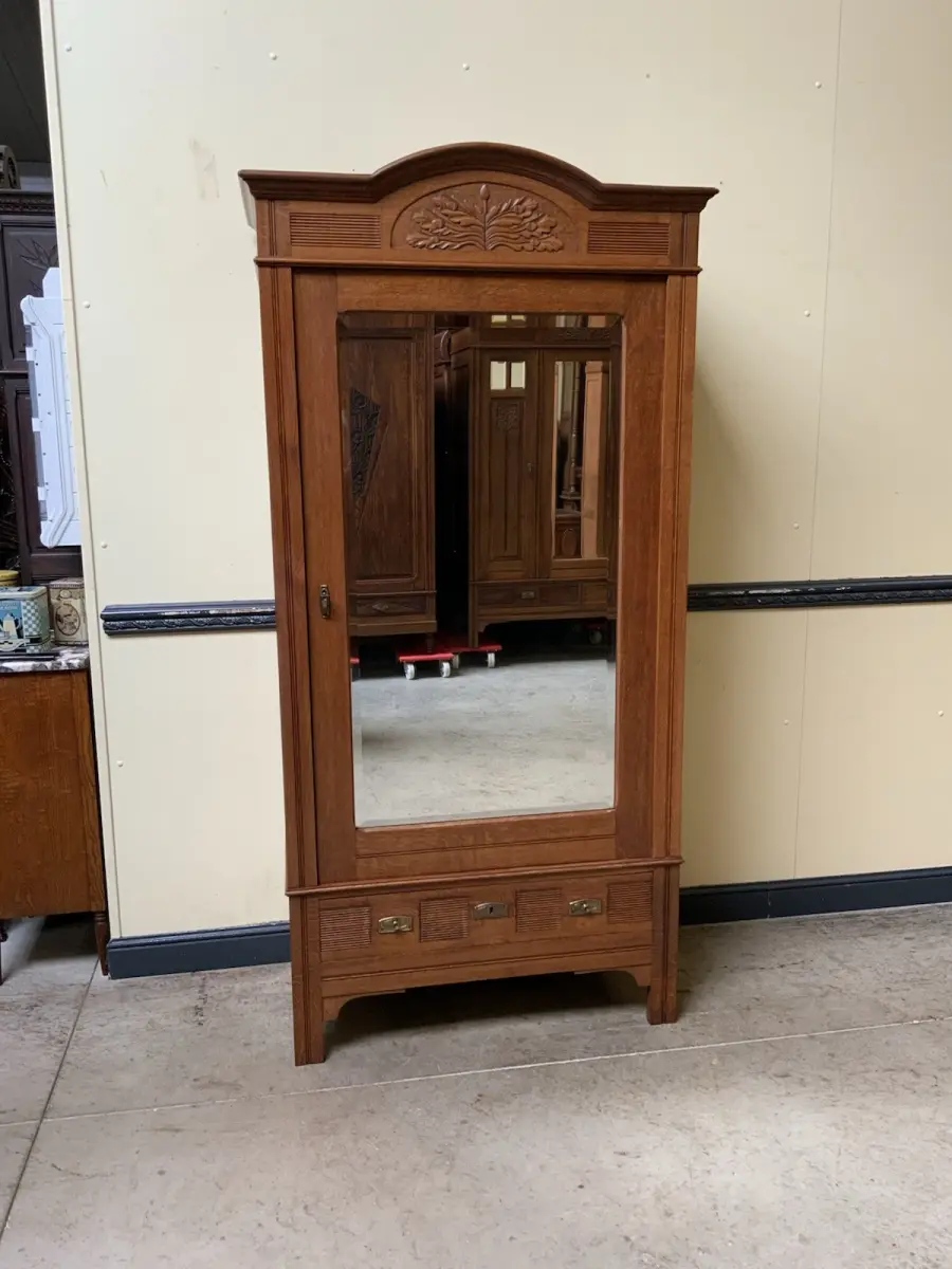 Antiker Jugendstil Wäscheschrank, -   Lieferung möglich! 1