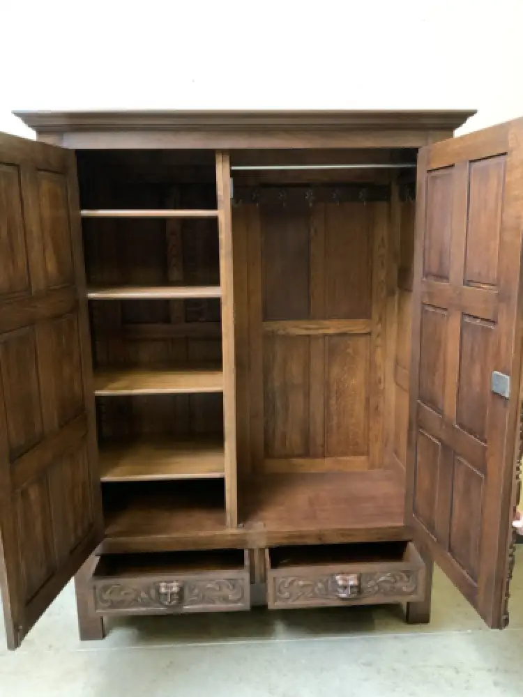 Antiker neogotischer Kleiderschrank mit Wäschefächer - Lieferung möglich! 13