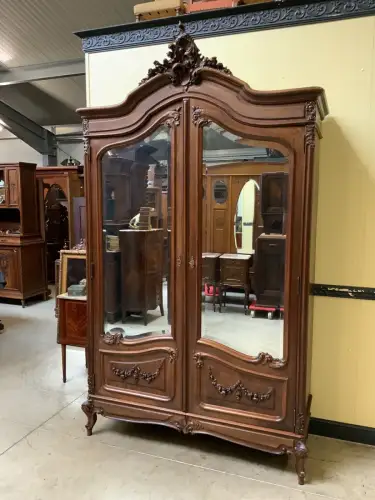 Antiker imposanter Jugendstil Kleiderschrank mit Wäschefach - Lieferung möglich!