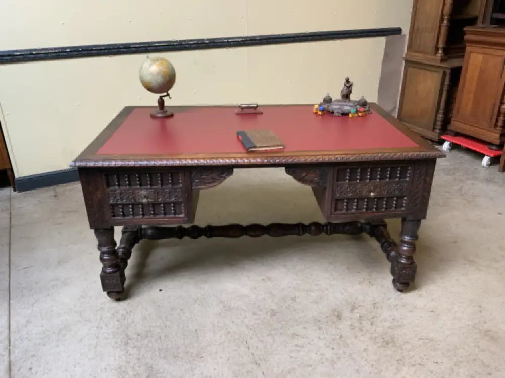 Antiker imposanter Schreibtisch aus der Bretagne - Lieferung möglich! 0