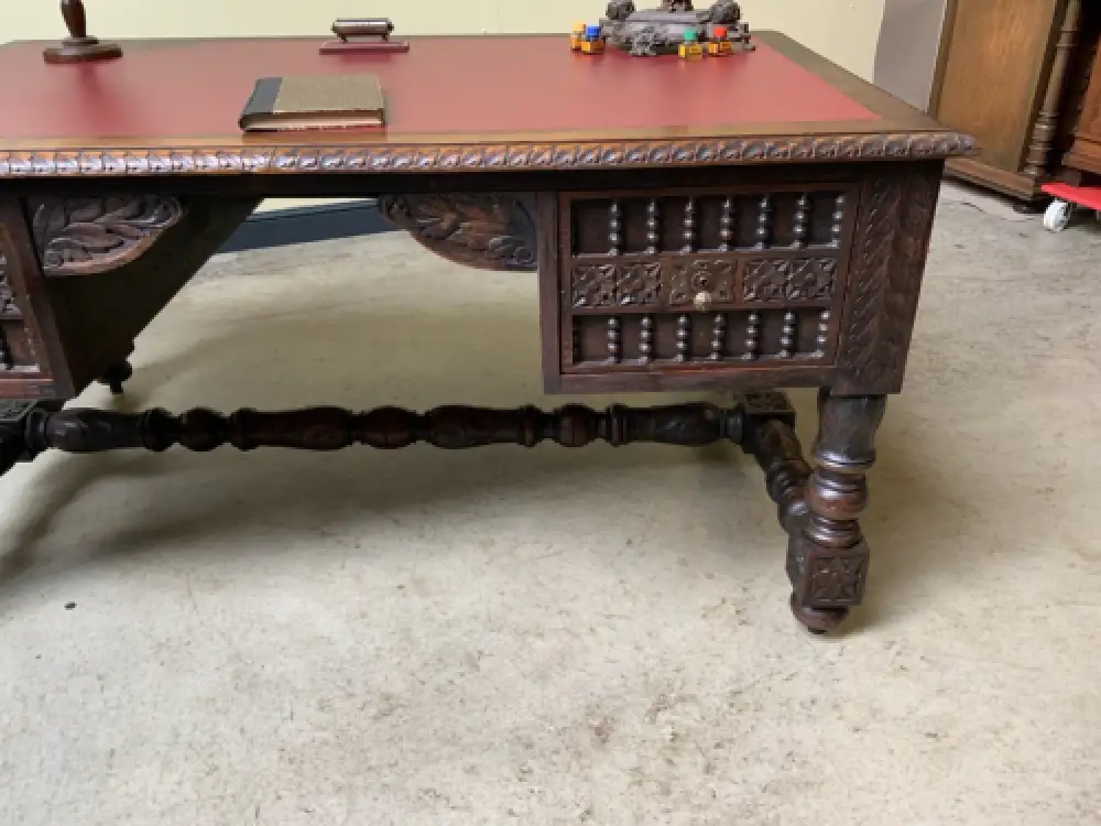 Antiker imposanter Schreibtisch aus der Bretagne - Lieferung möglich! 10